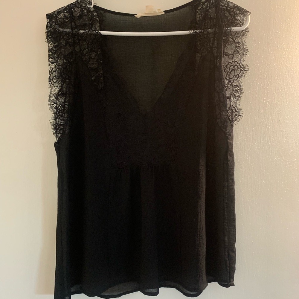 Lovestich Black Lace Top with Connected Shelf Liner - Picture 4 of 6